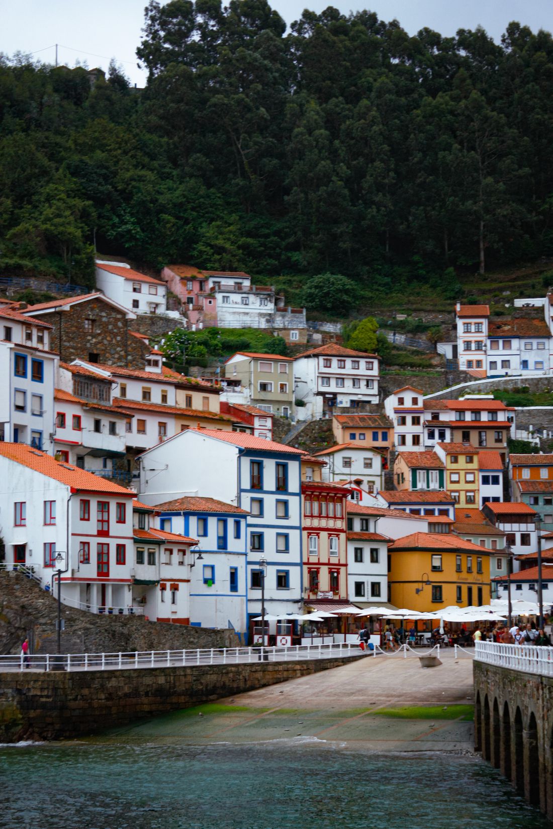 Casas de colores de Cudillero sobre el puerto