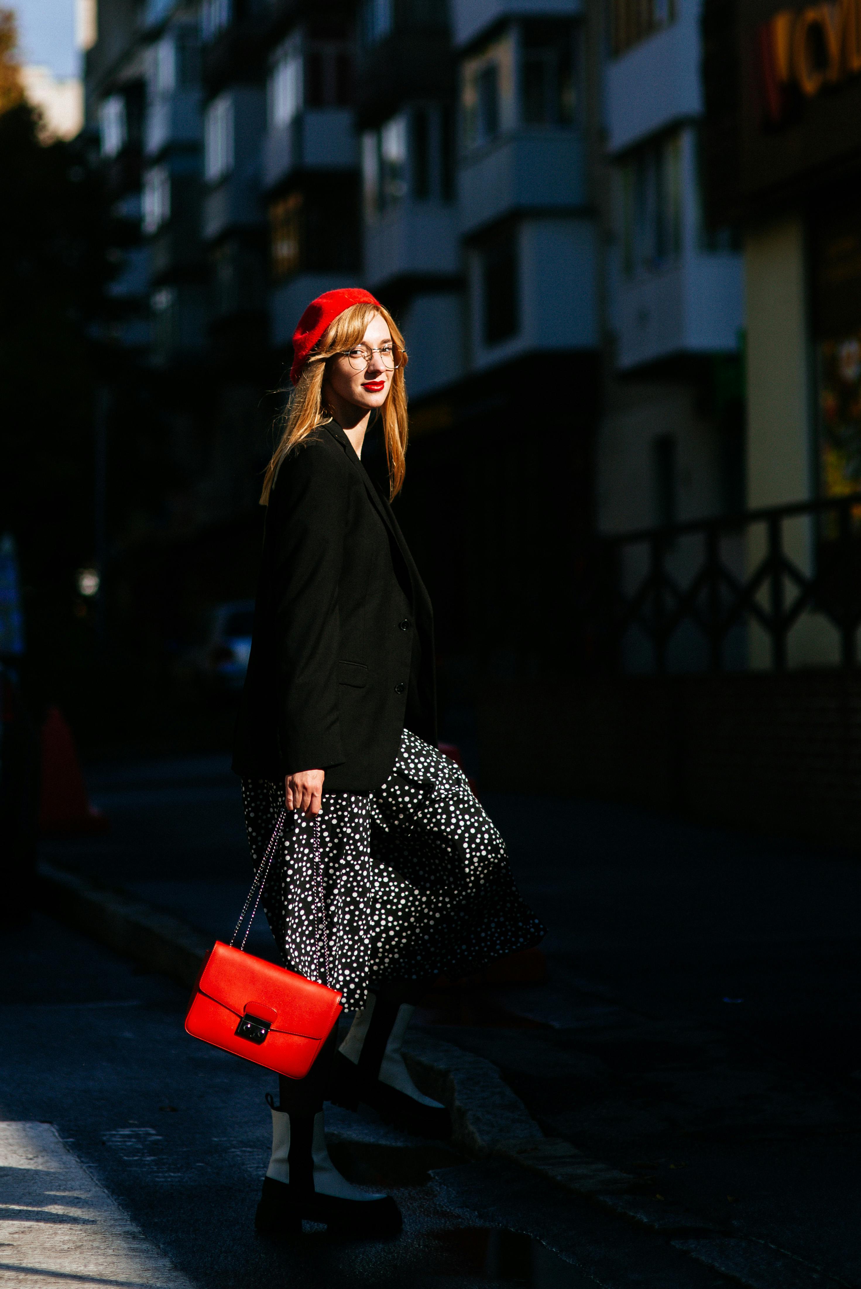 What attachment style is clingy?