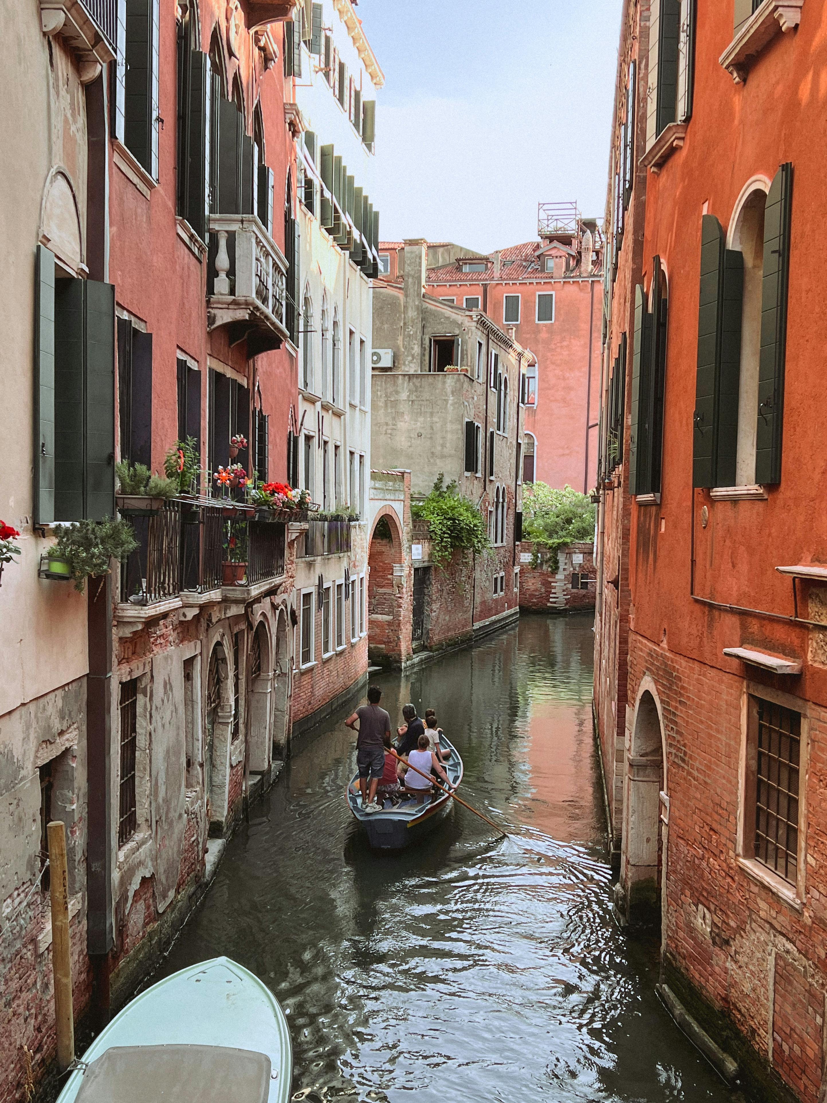 Venice Boat Ride Models Photos, Download The BEST Free Venice Boat Ride