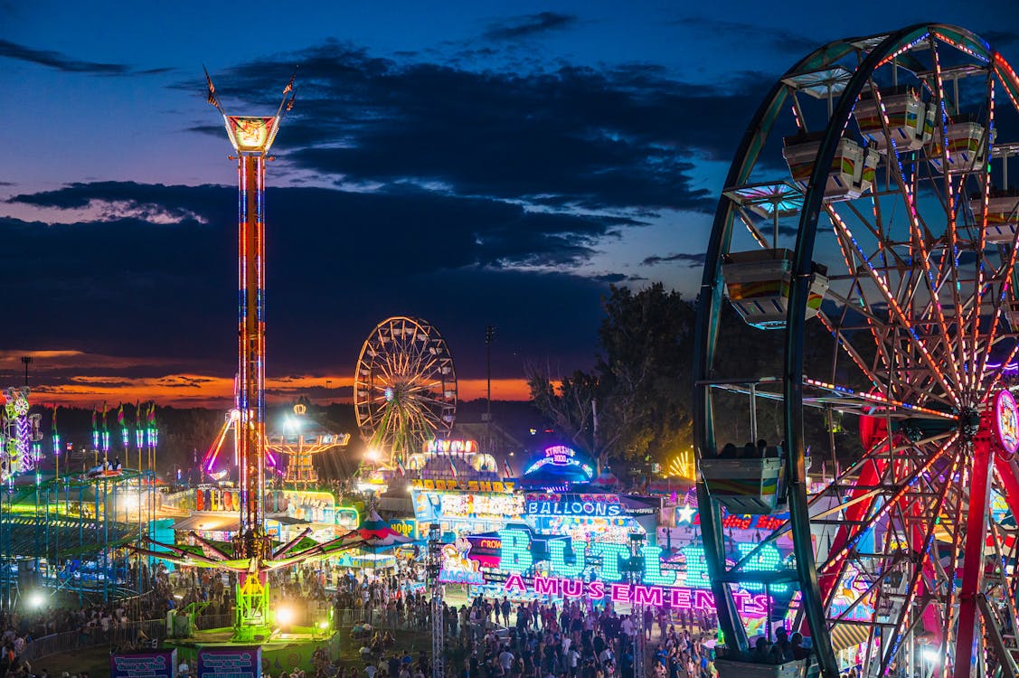 theme park rides at night