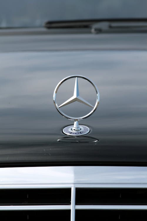 Free An Emblem on the Hood of a Mercedes Benz Stock Photo
