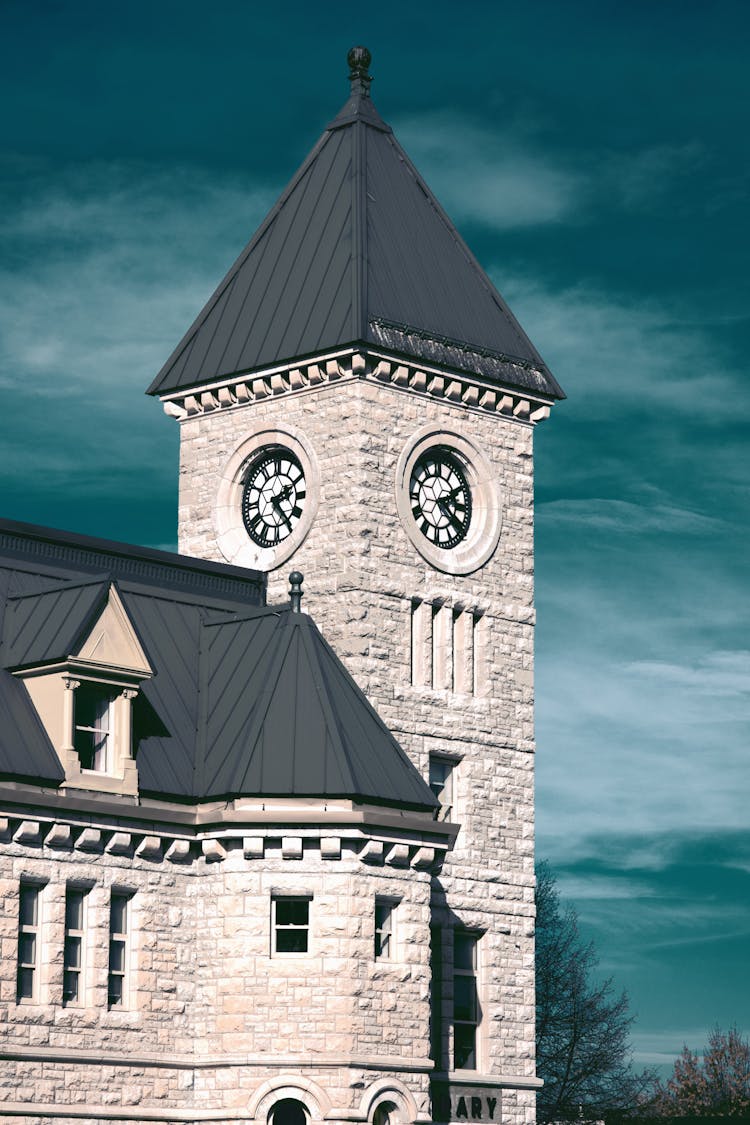  Midland Federal Building, Simcoe County, Ontario