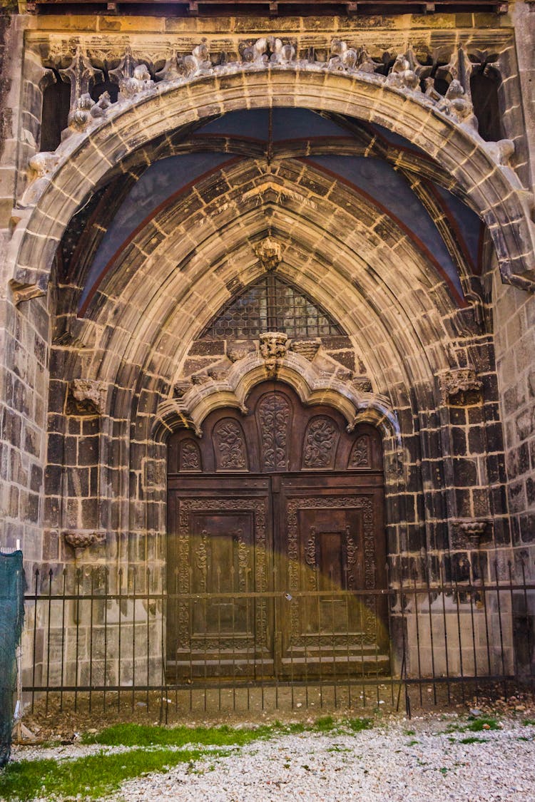 The Black Church, Side Entry