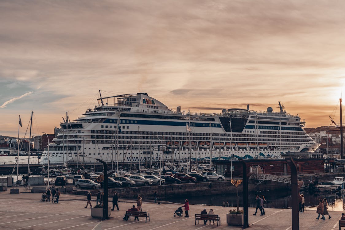 Darmowe zdjęcie z galerii z ludzie, nadmorski, port