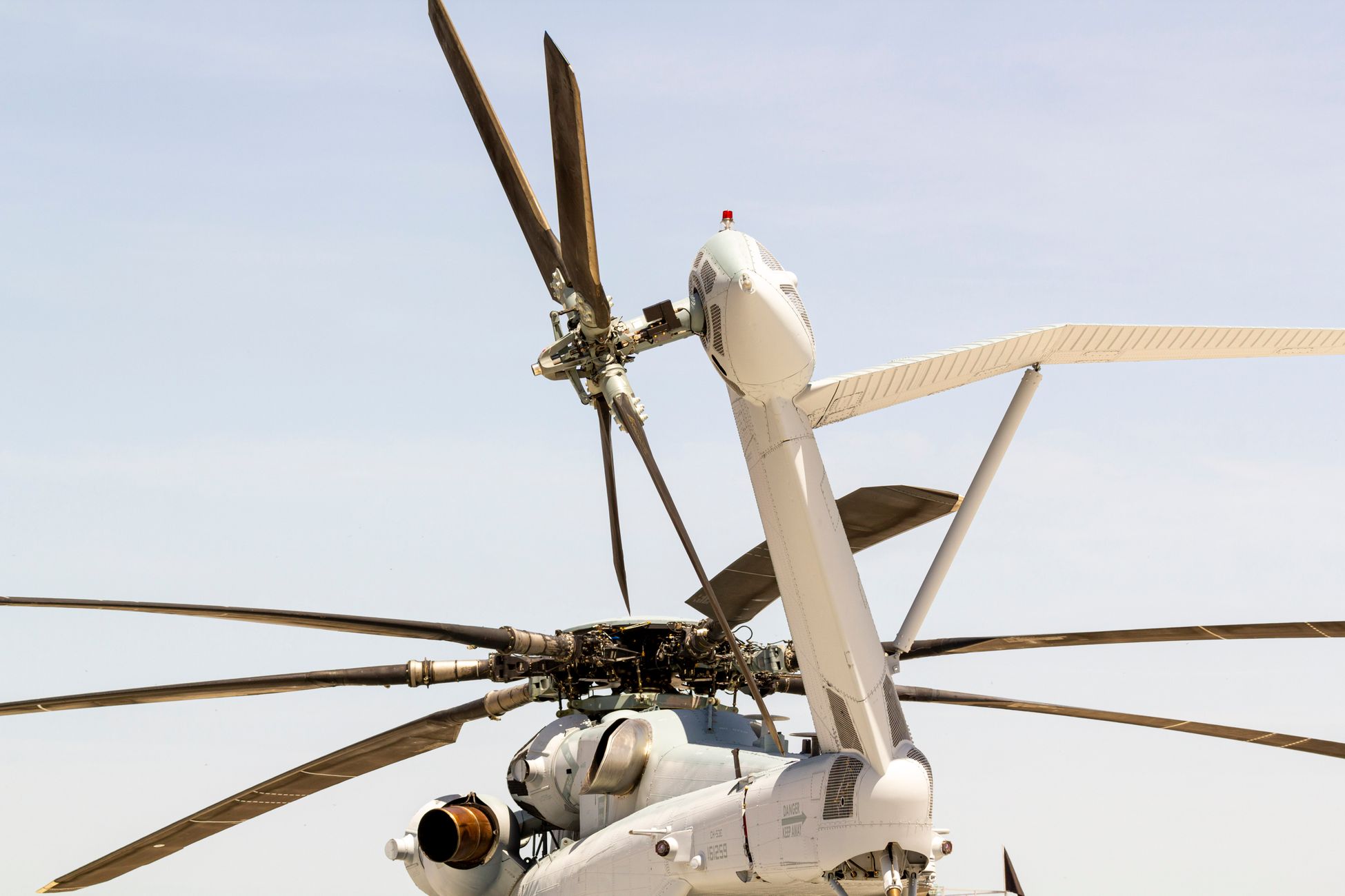 KLM en Defensie onderzoeken samenwerking onderhoud helikopters