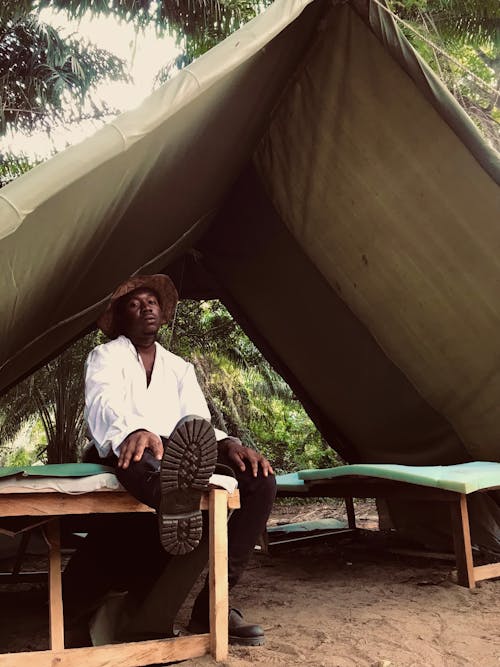 Kostnadsfri bild av afrikansk man, camping, campingplats