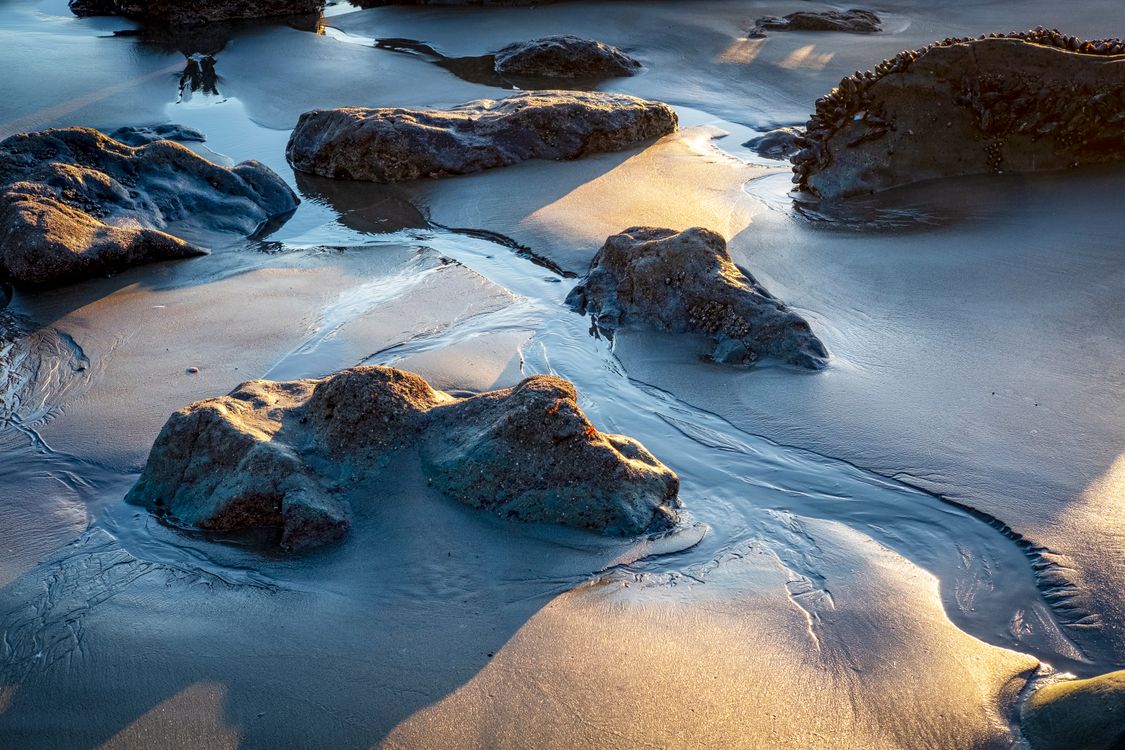 Rocks and Water on Beach · Free Stock Photo