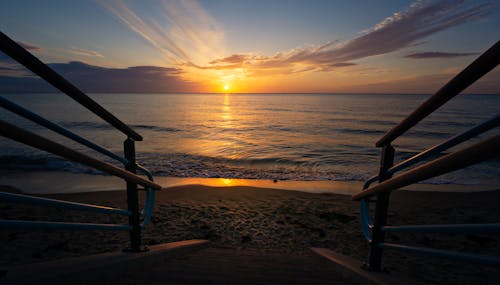 Free Golden Hour at the Beach  Stock Photo