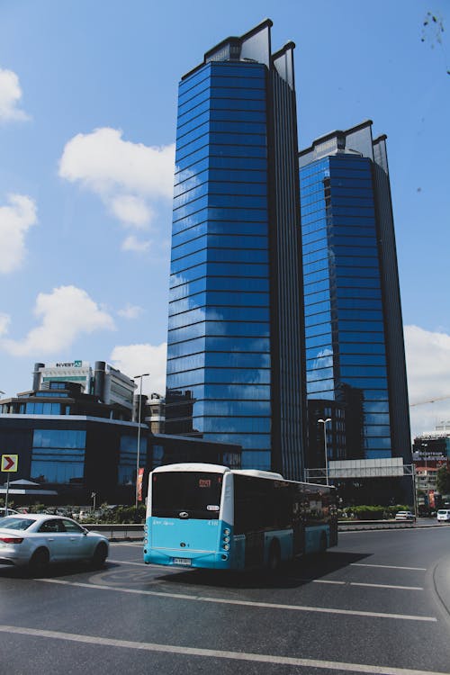 Foto d'estoc gratuïta de a l'aire lliure, arquitectura, autobús