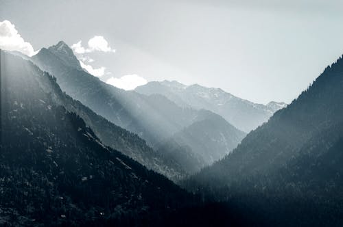 Su Rays over the Mountain Ranges