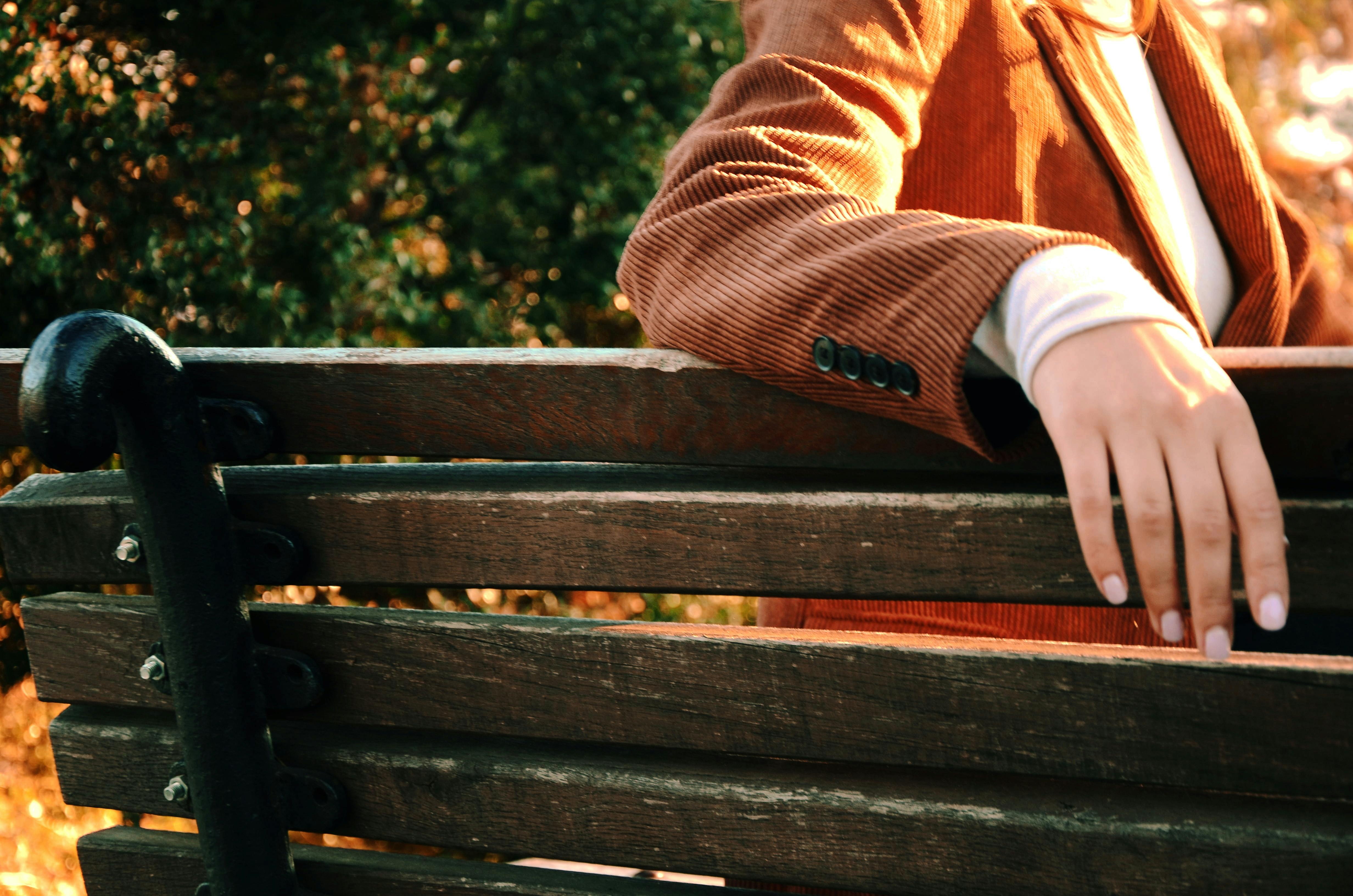 Who falls faster girl or boy?