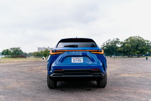 Free Rear view of a blue Lexus SUV parked outdoors. Texas number plate visible. Stock Photo