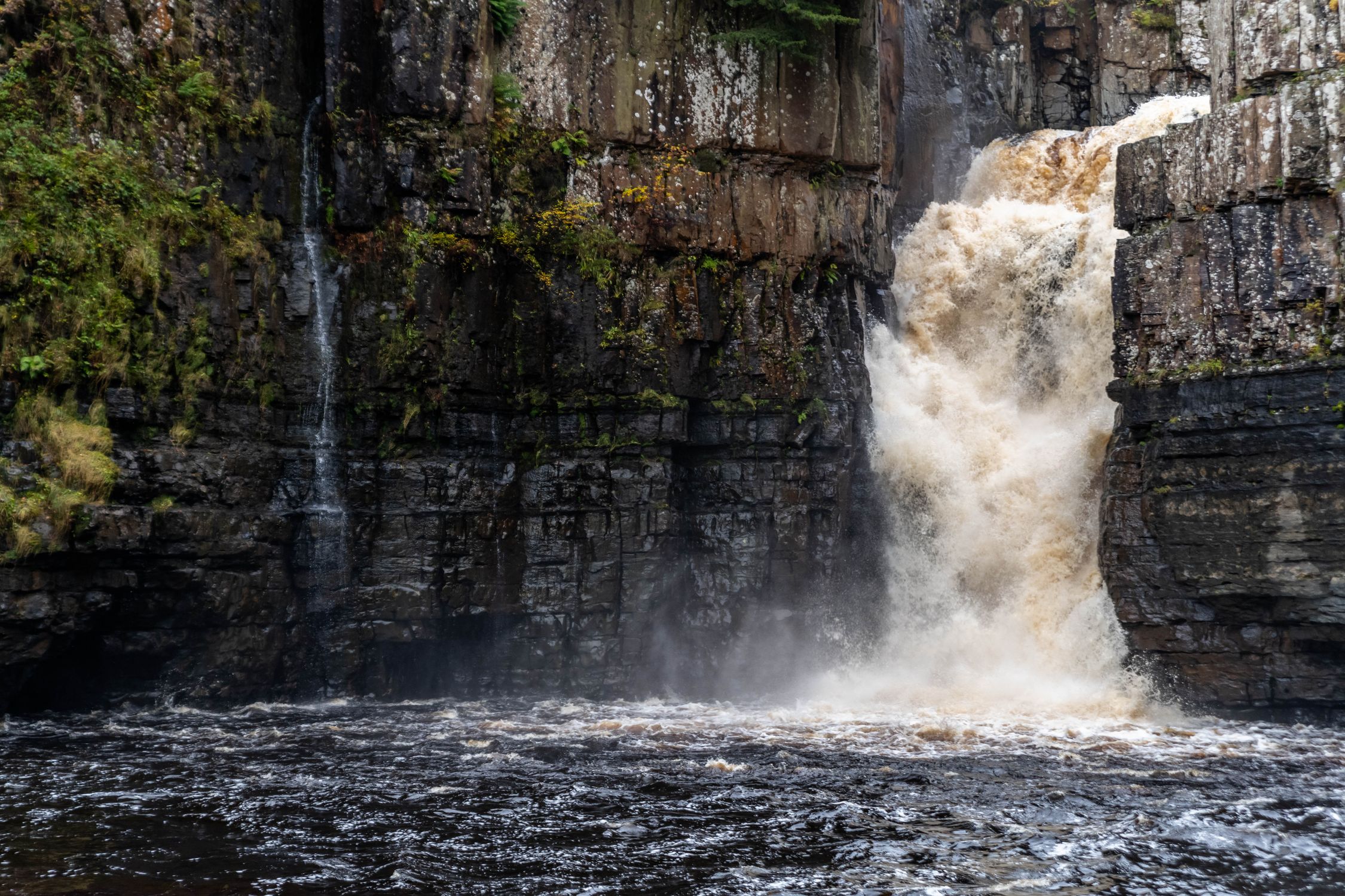 Photo of Waterfalls on Cliff · Free Stock Photo