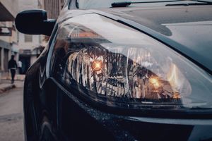 إضاءة السيارات