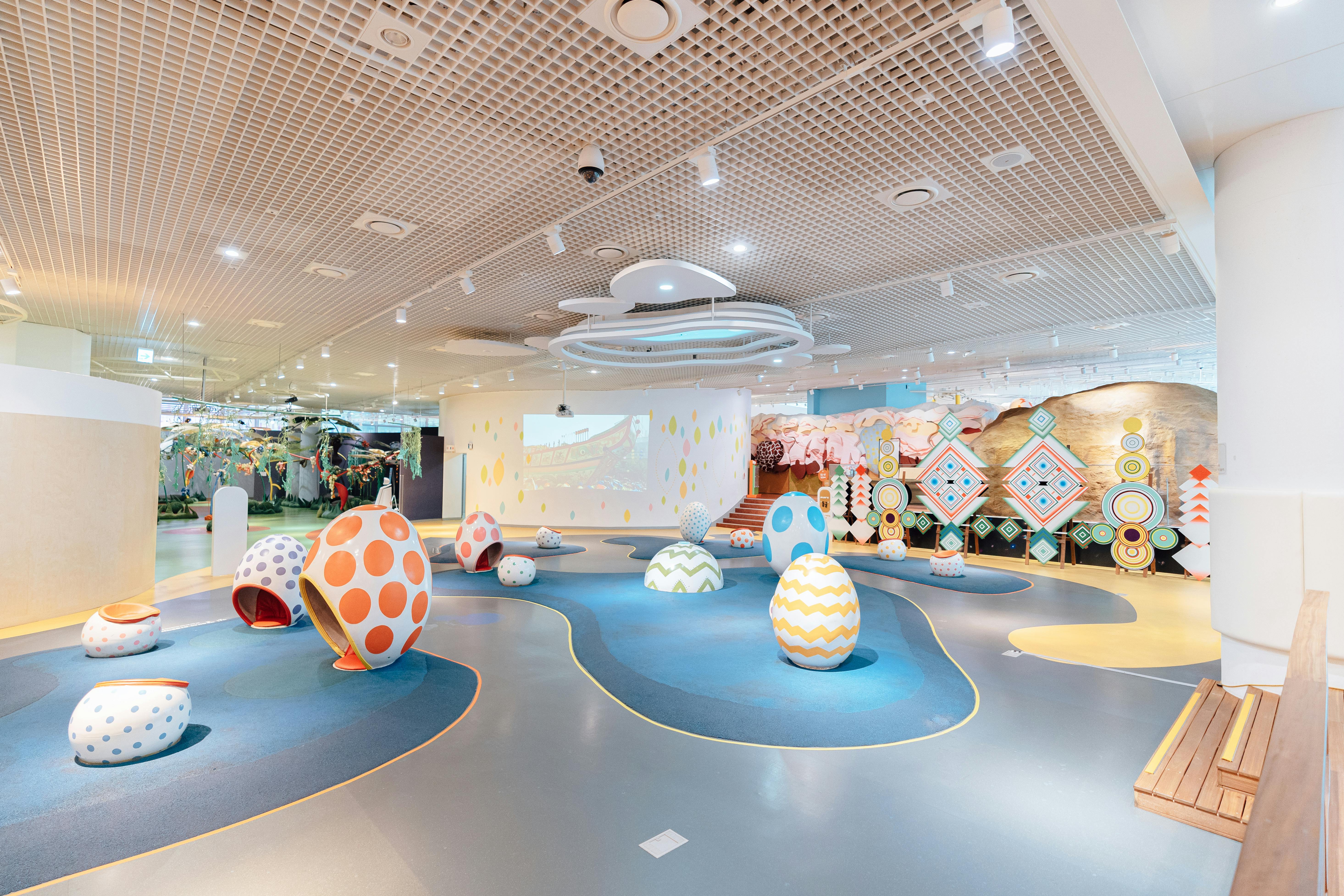 Linoleum flooring in a vibrant playroom - flooring company