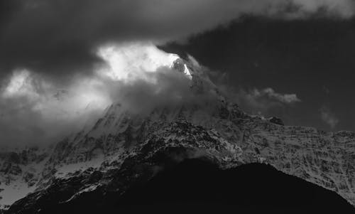 annapurna, bulutlar, dağ içeren Ücretsiz stok fotoğraf