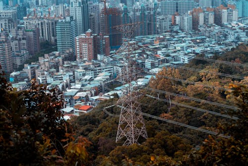 Photos gratuites de bâtiments, citadin, lignes à haute tension