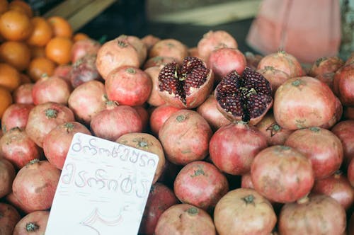 Pomegranate Fruit Selling in the Market