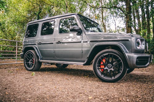 Foto Der Mercedes Benz G Klasse Auf Schotterstraße Geparkt