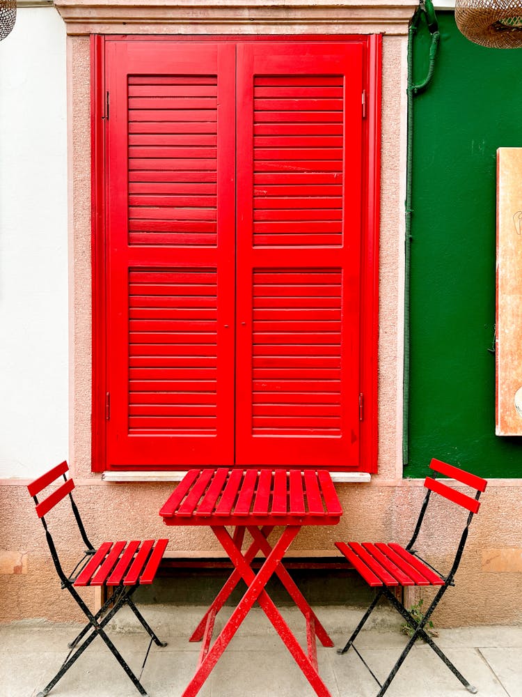 Sidewalk Cafe Seating