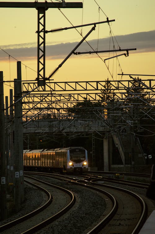 垂直拍摄, 旅客列车, 火車 的 免费素材图片
