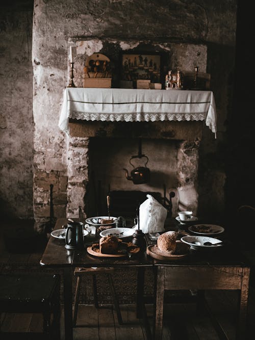 Foto profissional grátis de disposição da mesa, placas, sala de jantar