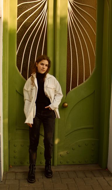 Jaqueta de veludo cotelê creme com gola alta preta por baixo. Hoje esse contraste bem marcado me agrada muito, simples assim
#lookdodia #cream #jacket #boots
