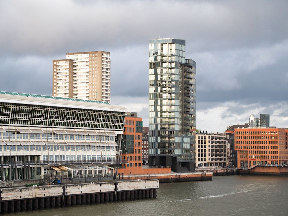 çok katlı binalar, Hamburg, Liman içeren Ücretsiz stok fotoğraf