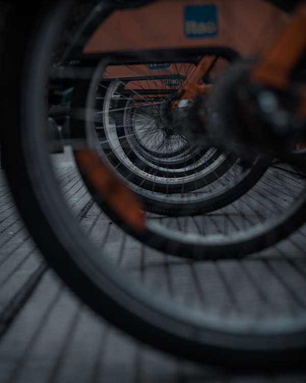 Fotobanka s bezplatnými fotkami na tému bicykle, hĺbka ostrosti, kolesá