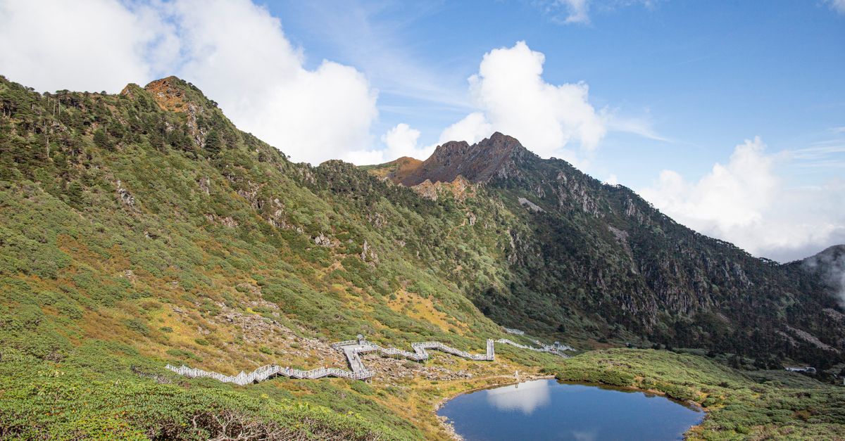 The Cangshan Mountain in Dali, China · Free Stock Photo