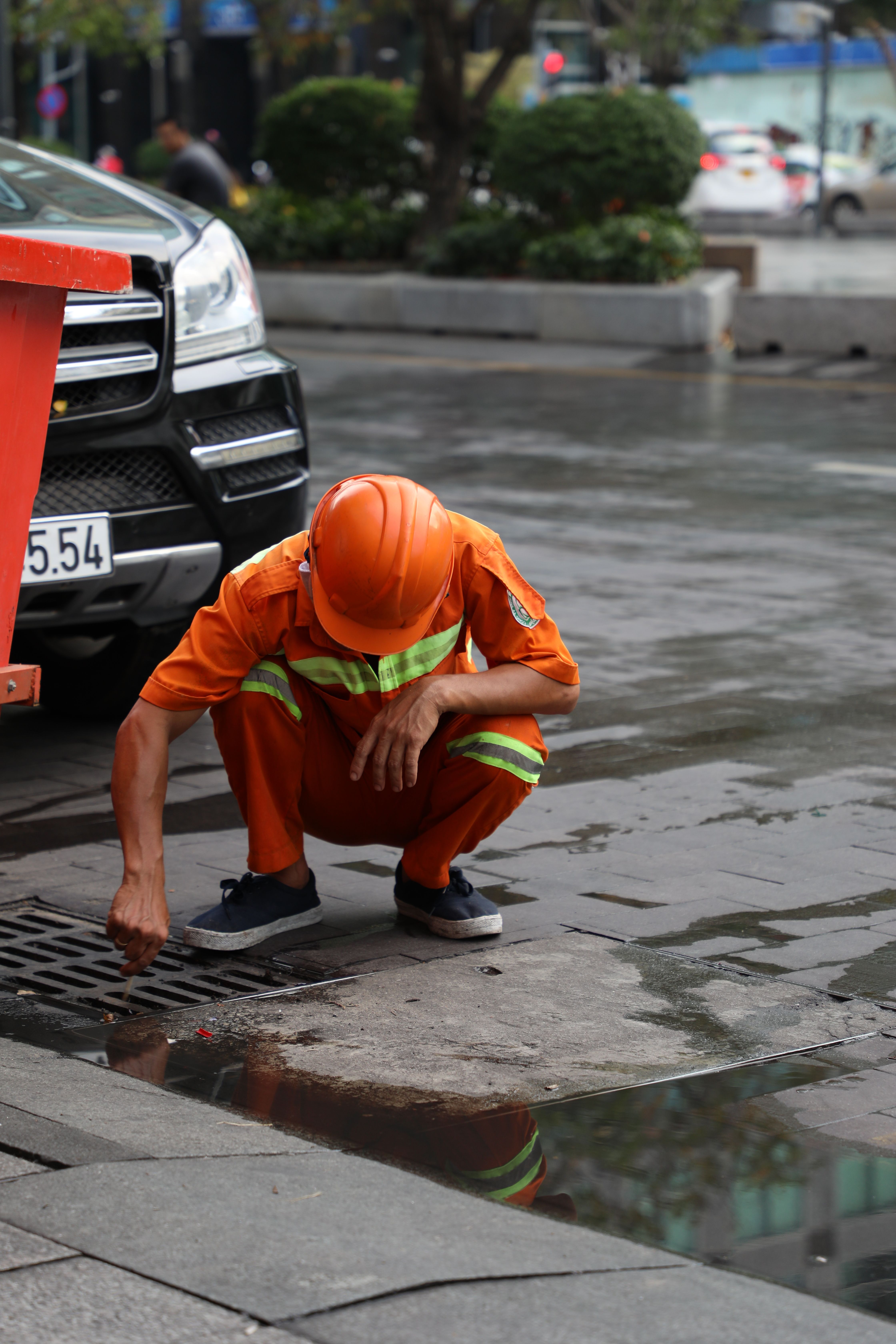 Hút hầm cầu TPHCM - Dịch vụ nhanh chóng, chất lượng, giá rẻ. Liên hệ ngay! - dịch vụ vệ sinh môi trường tphcm Hút Hầm Cầu TPHCM, Hút Hầm Cầu Quận 1, Quận 2, Quận 3, Quận 4, Quận 5, Quận 6, Quận 7, Quận 8, Quận 9, Quận 10, Quận 11, Quận 12, Bình Thạnh, Gò Vấp, Thủ Đức, Tân Bình, Tân Phú, Phú Nhuận, Bình Tân, Gần Đây: Giải Pháp Vệ Sinh Môi Trường Toàn Diện