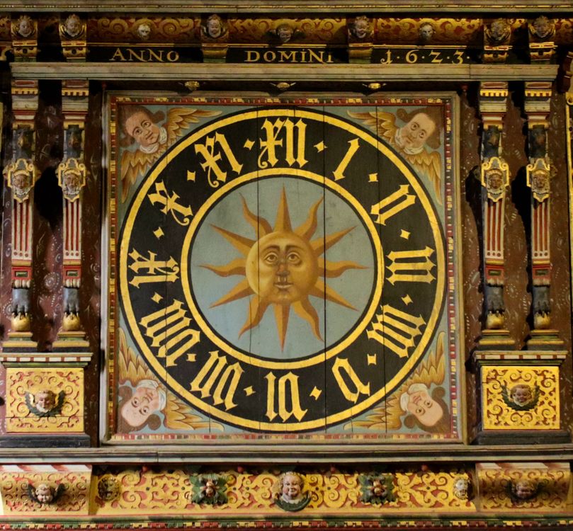 Sun on a Traditional Clock · Free Stock Photo