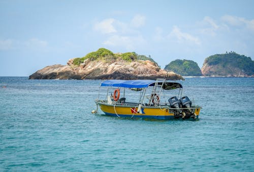 Imagine de stoc gratuită din barcă cu motor, coastă, insule