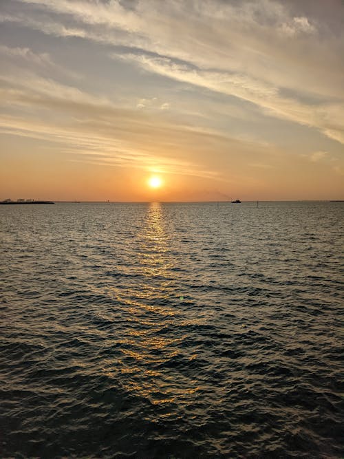 Ingyenes stockfotó a tenger felett, fényvisszaverődés, gyönyörű naplemente témában