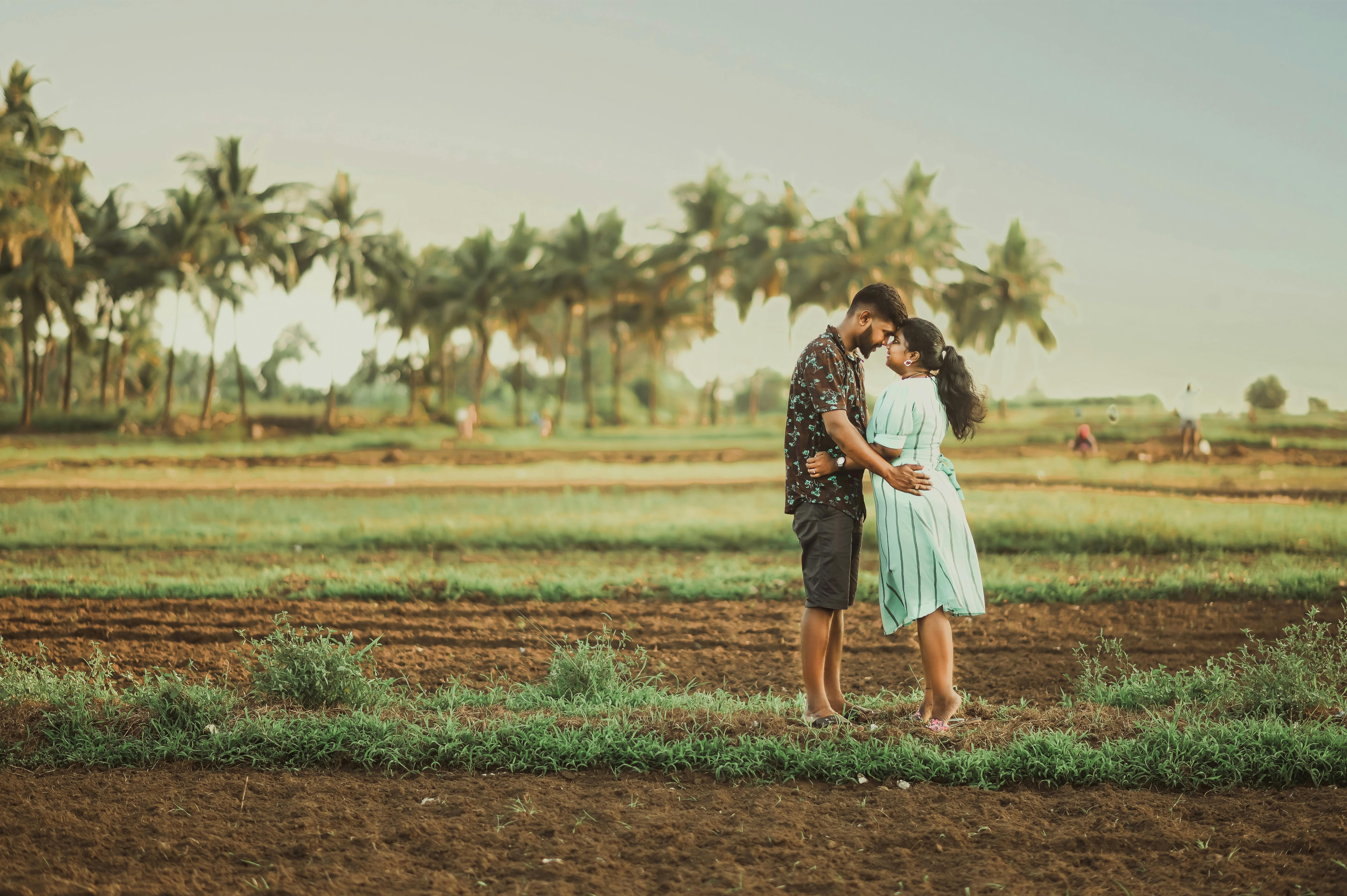 How do you know when a man is deeply in love with a woman?