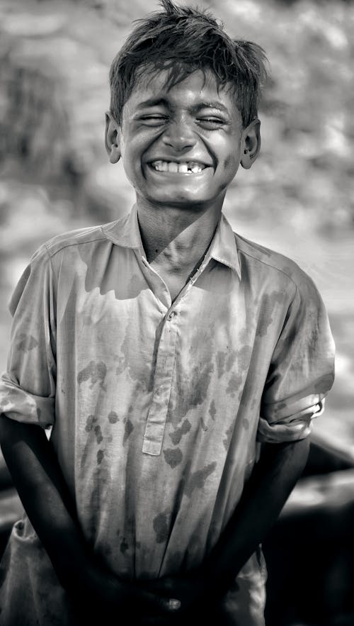 Fotos de stock gratuitas de blanco y negro, camisa de cuello, chico asiático