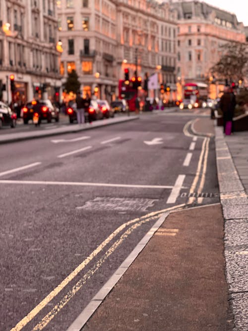 Gratis stockfoto met asfalt, binnenstad, city street