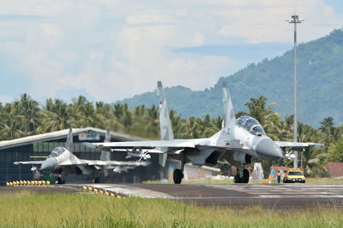 Free stock photo of airport, aviation, flanker