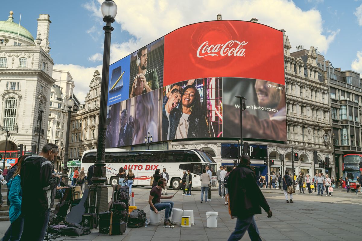 Agents IA vendeurs : la publicité conversationnelle arrive