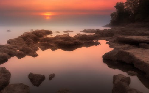 岩石的, 岸邊, 日出 的 免費圖庫相片