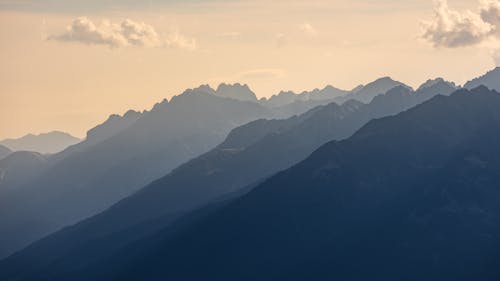 シルエット, ハイキング, 山岳の無料の写真素材