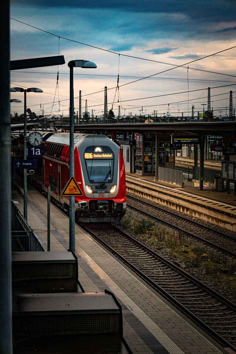 Deutschlandticket regionale geltung zuege: detailed close-up view
