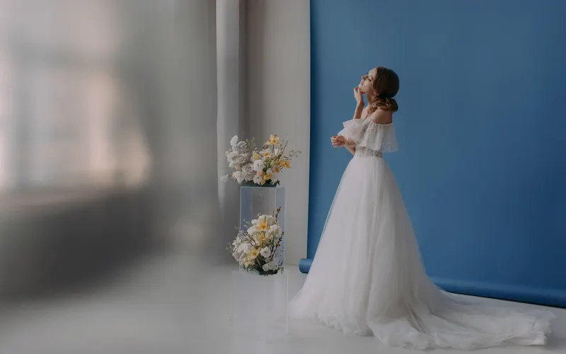 detalle tul bordado pedrería vestido novia elegante