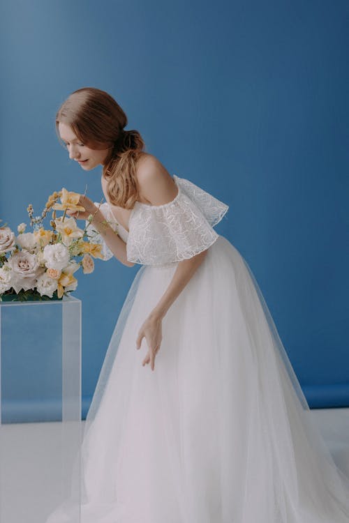 Gratis lagerfoto af brudekjole, hvid kjole, kvinde Lagerfoto