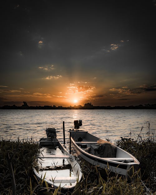 Foto d'estoc gratuïta de a l'aire lliure, alba, barques