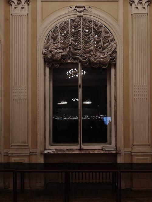 aydınlatılmış, cam, camlar içeren Ücretsiz stok fotoğraf