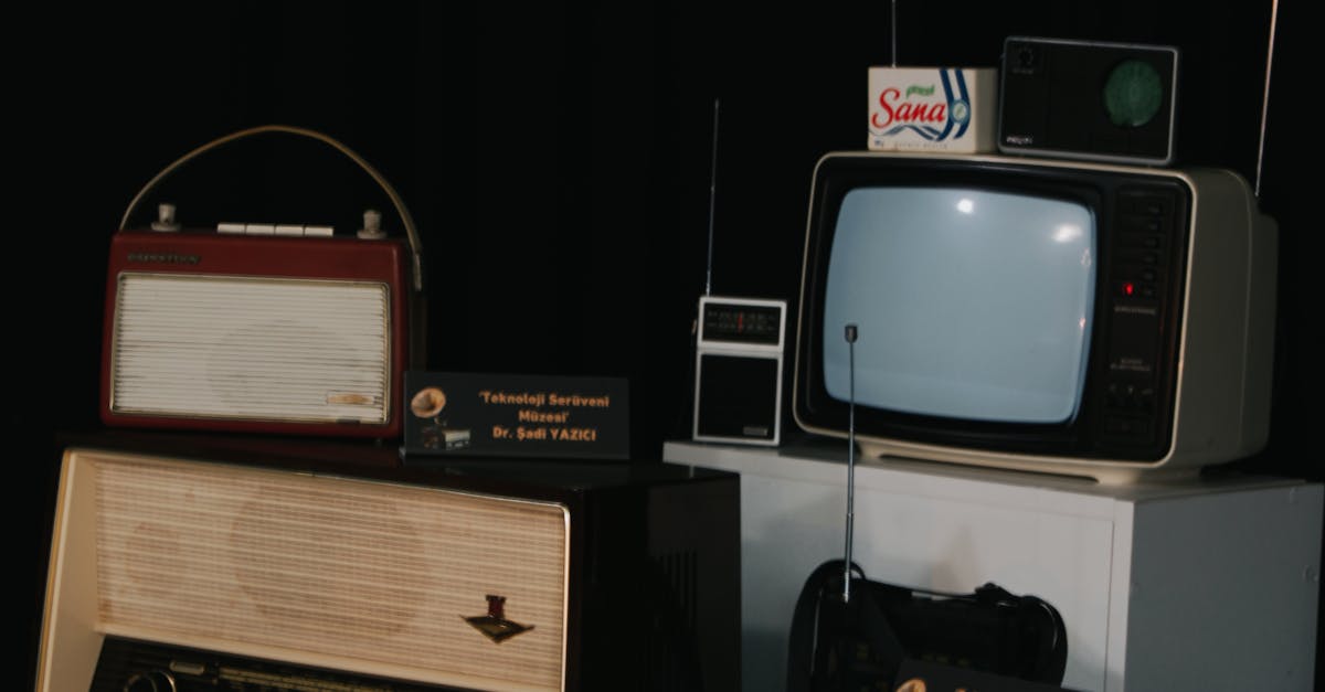 Display of Vintage Technological Equipment · Free Stock Photo