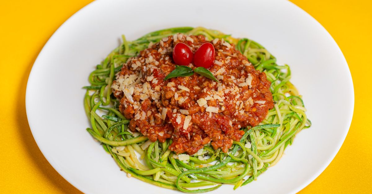 Zoodles con salsa boloñesa de pavo fit Zoodles con salsa boloñesa de pavo fit