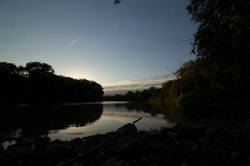 Kostnadsfri bild av flod, kväll, kväll-sky
