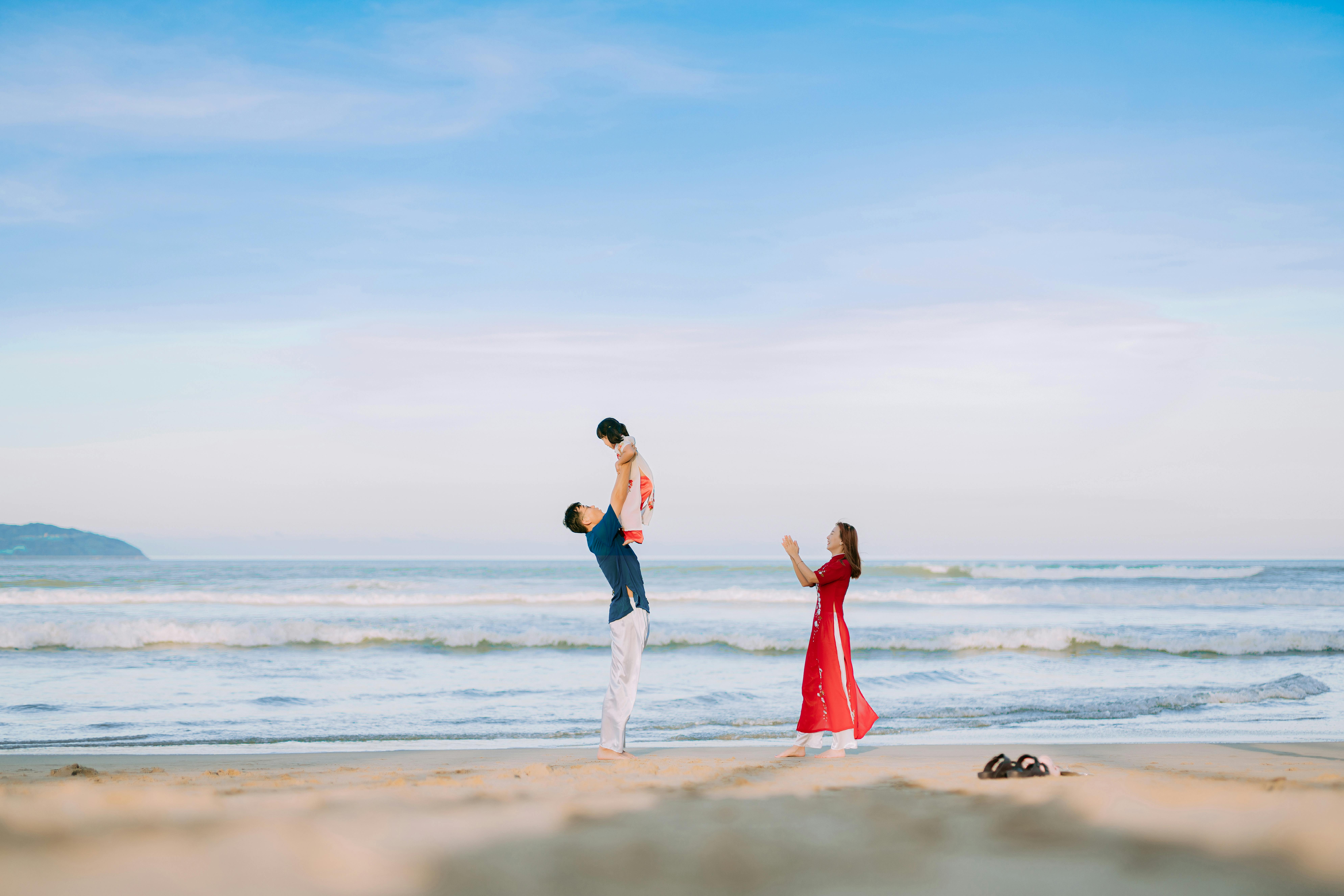 family travel, family traveller live, family travel insurance, family travel tips, family travel hacks, family travel tours, 